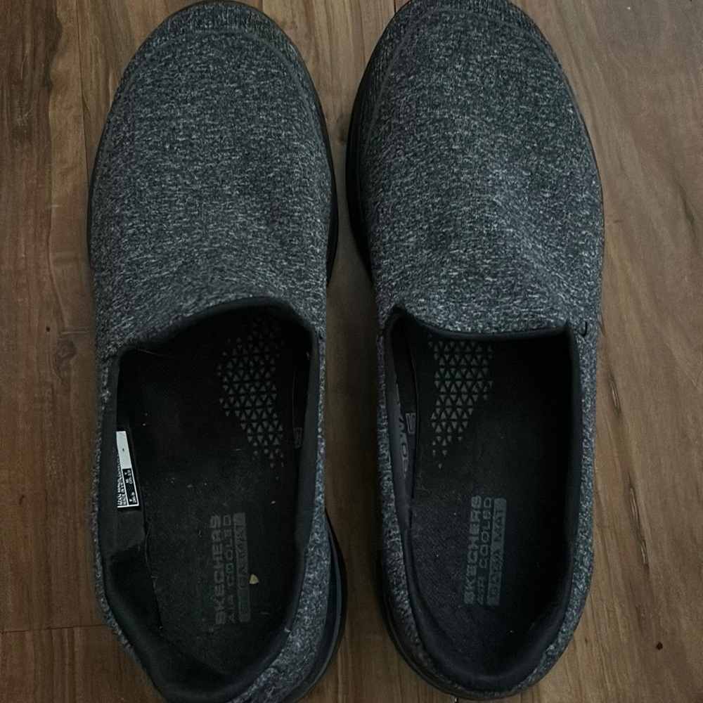 Skechers size 8 gently worn